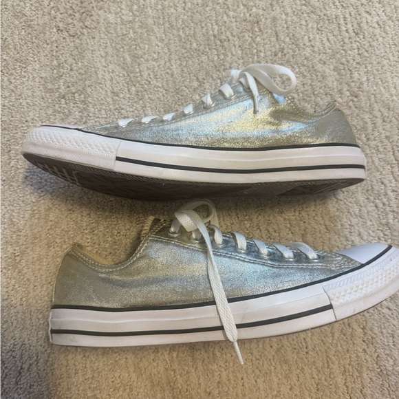 Converse Gold Metallic Low-Top Women’s Sneakers Size 11 Pre-Owned - Picture 2 of 15